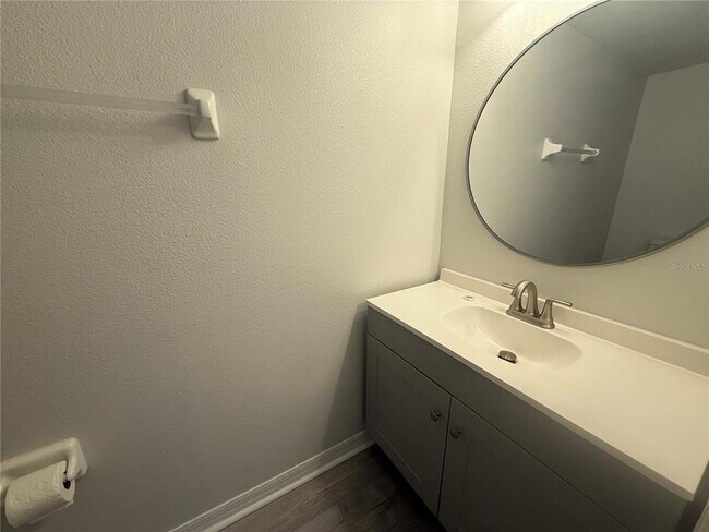 Building Photo - 1675 Royal Ridge Dr