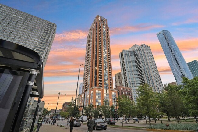 Building Photo - 1160 S Michigan Ave