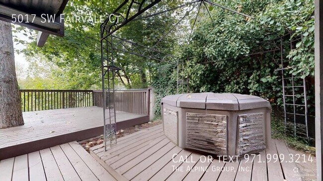 Building Photo - 5017 SW Fairvale Ct