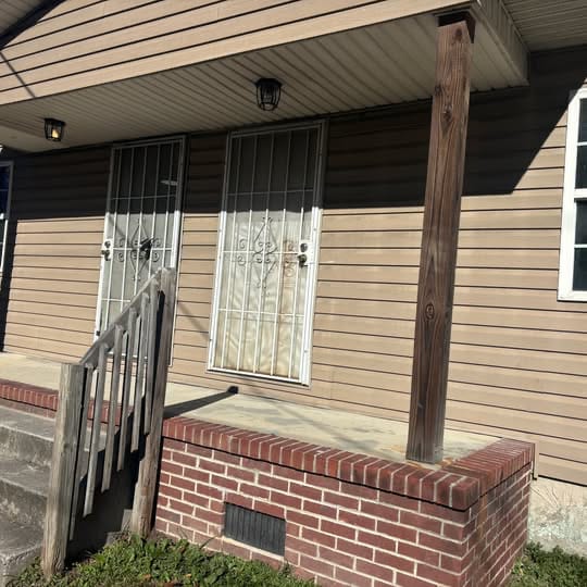 Building Photo - 901 Shallowford Rd