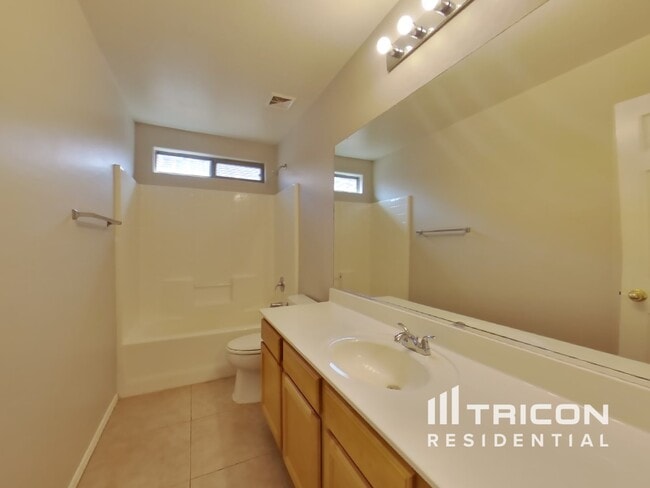 Building Photo - 46023 W Starlight Dr