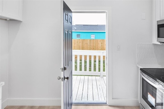 Building Photo - 702 40th St