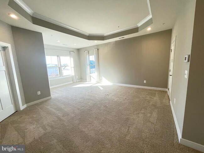 Building Photo - 42589 Burbank Terrace