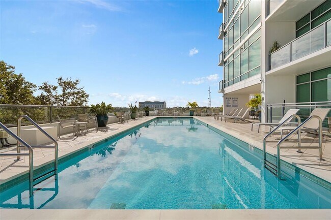 Building Photo - 101 S Eola Dr