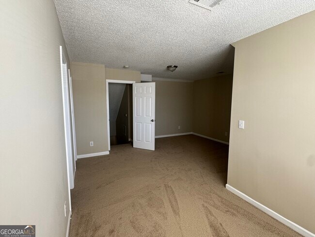 Building Photo - 116 Pointe Ct