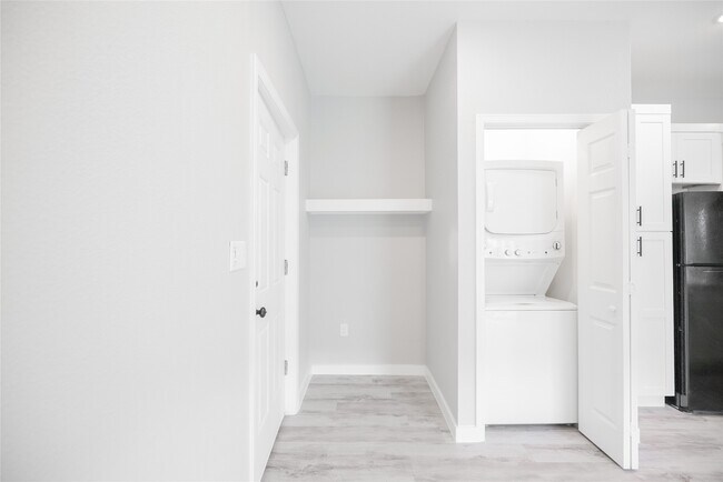 Building Photo - 2101 Reinke Rd