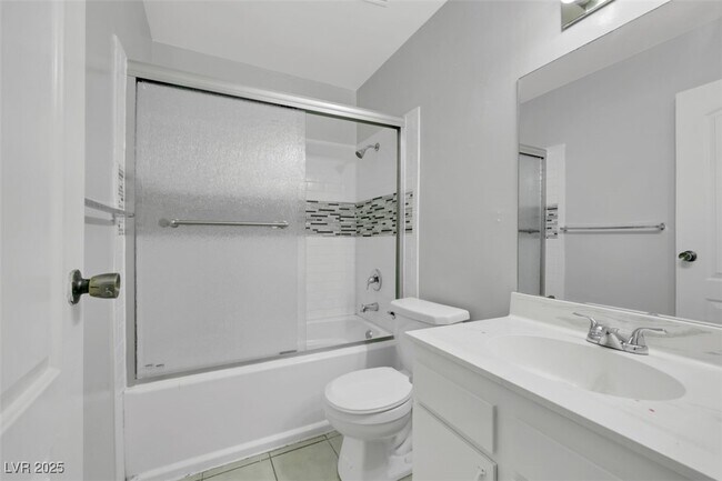 Building Photo - 1520 Hialeah Dr