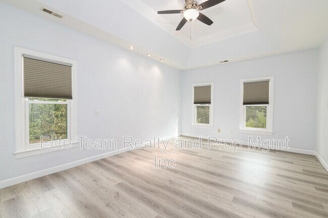 Building Photo - 5283 Downing Creek Dr