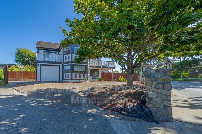 Building Photo - 415 Palo Verde Ave