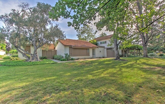 Building Photo - 5909 Manorwood Ct
