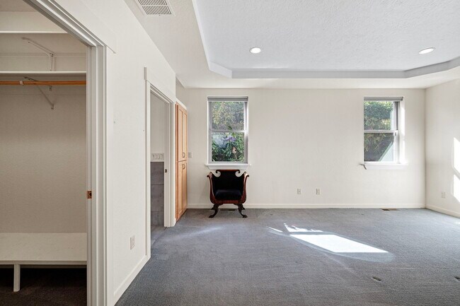 Building Photo - 1172 W 27th Pl