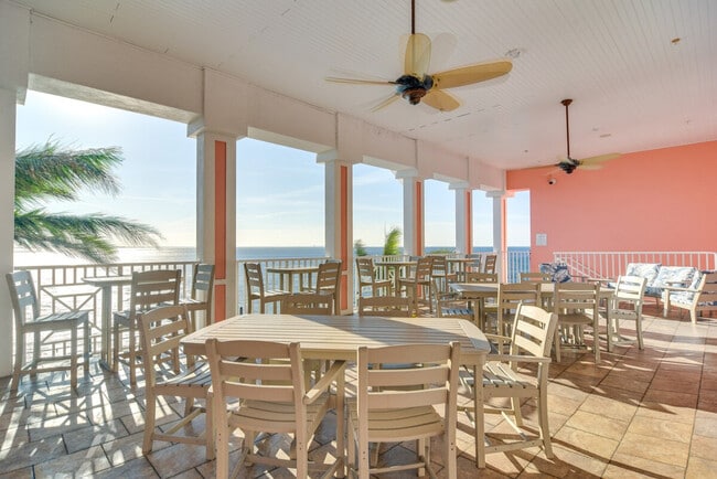 Building Photo - 5172 Coquina Key Dr SE