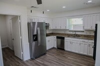 Building Photo - 2122 Teakwood Ln