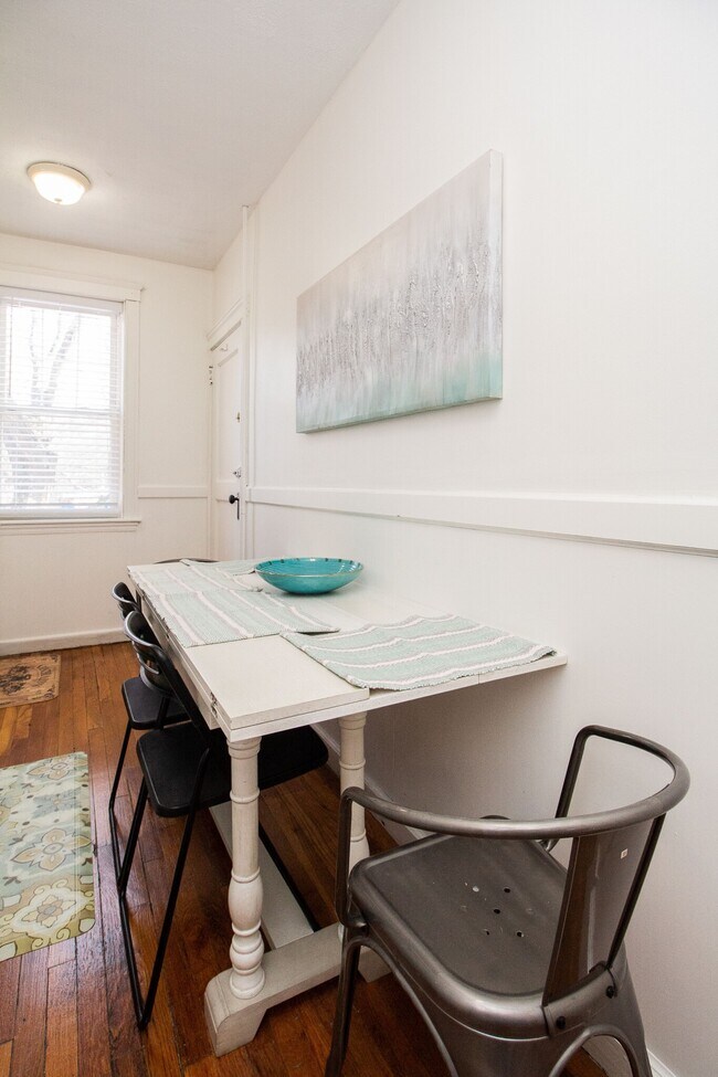 Building Photo - 191 Kent St