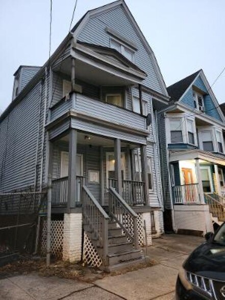 Front View - 138 S 10th St