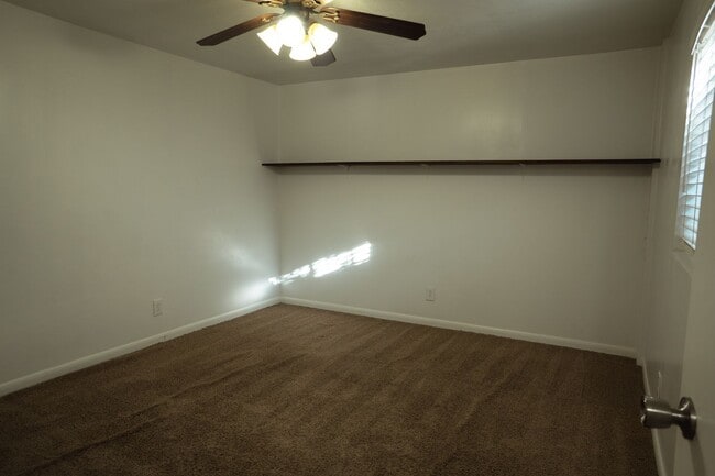 Building Photo - Gorgeous Family Home on Cul-de-Sac