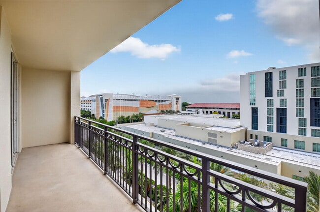 Building Photo - 550 Okeechobee Blvd