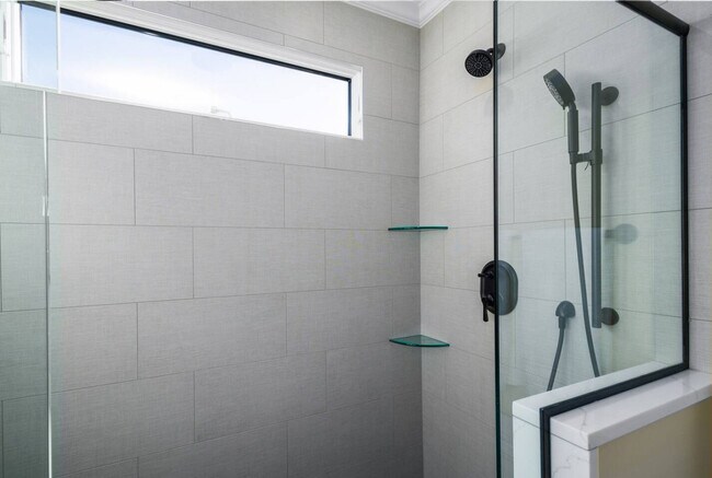 Building Photo - 1112 N St Peter St