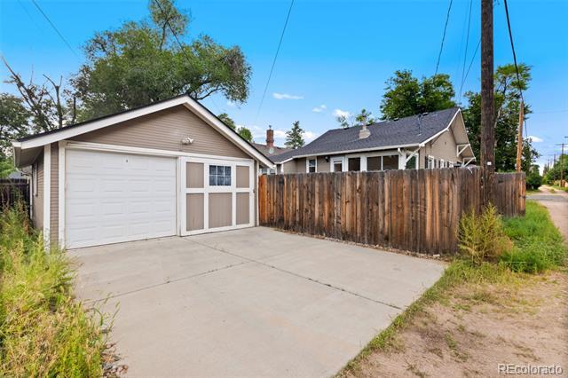 Building Photo - 413 E Del Norte St
