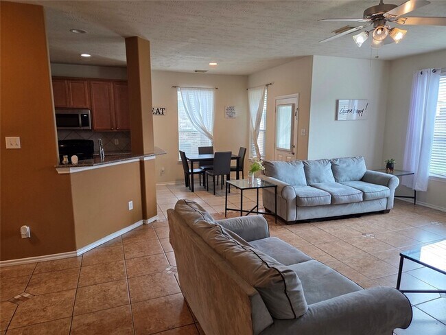 Building Photo - 6818 Stoneyvale Dr