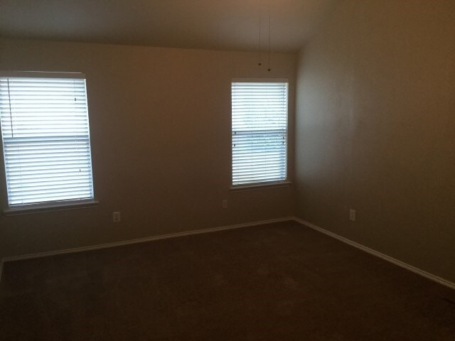 Building Photo - 6233 Brooklynn Dr