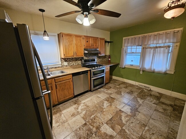 Building Photo - 15218 Shiloh Rd