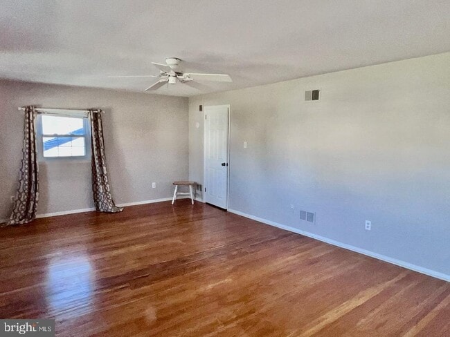 Building Photo - 918 Rockwell Rd