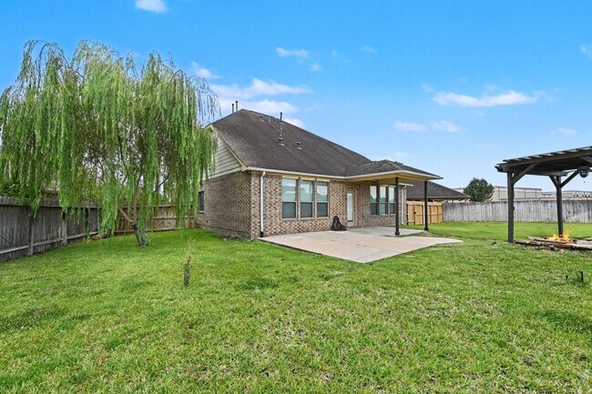 Building Photo - 2302 Blue Jay Ln