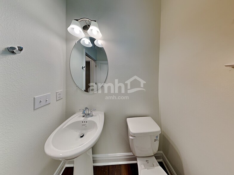 Building Photo - 20585 Calla Lily Dr