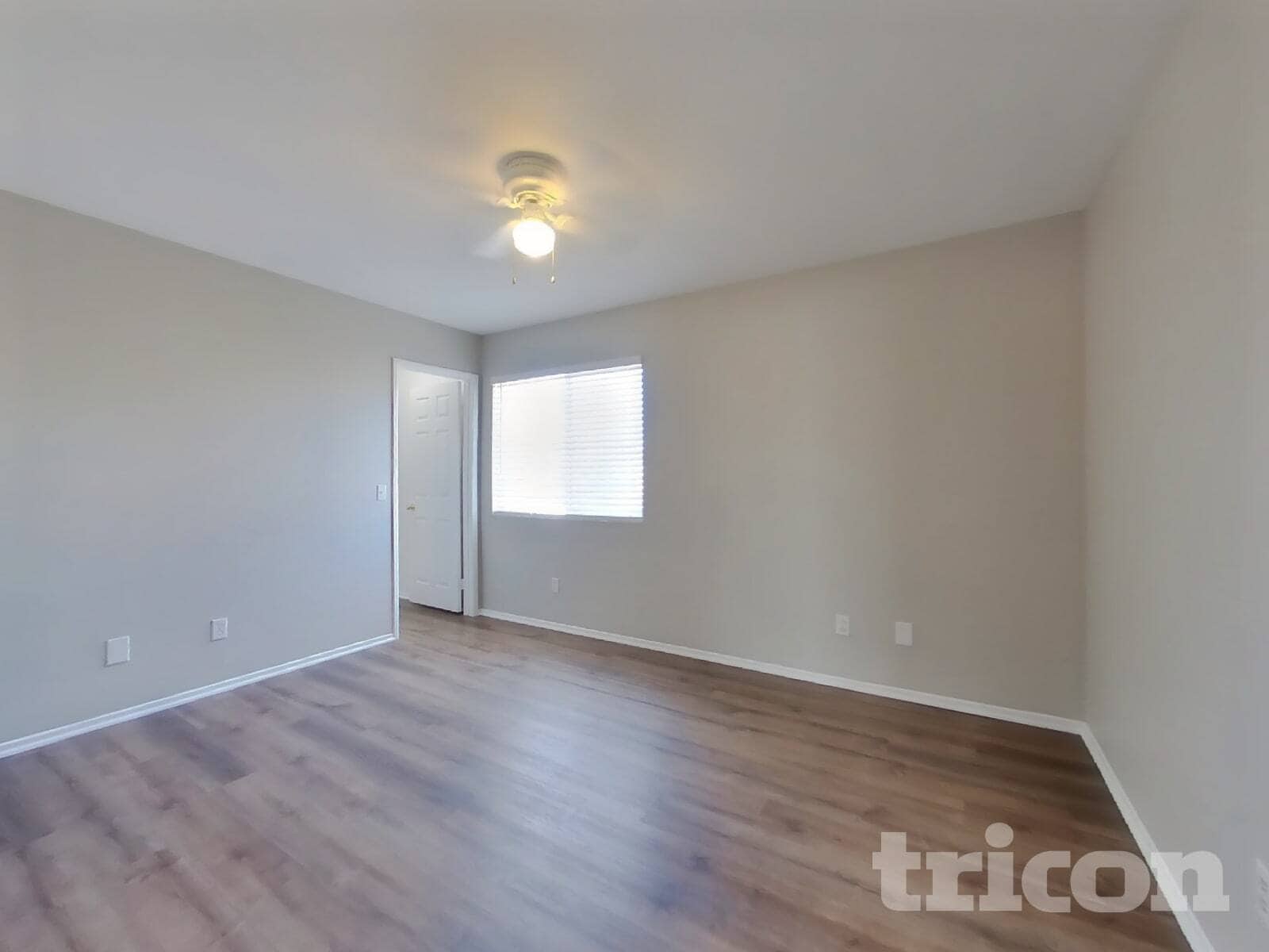 Building Photo - 1734 W Ave H 1