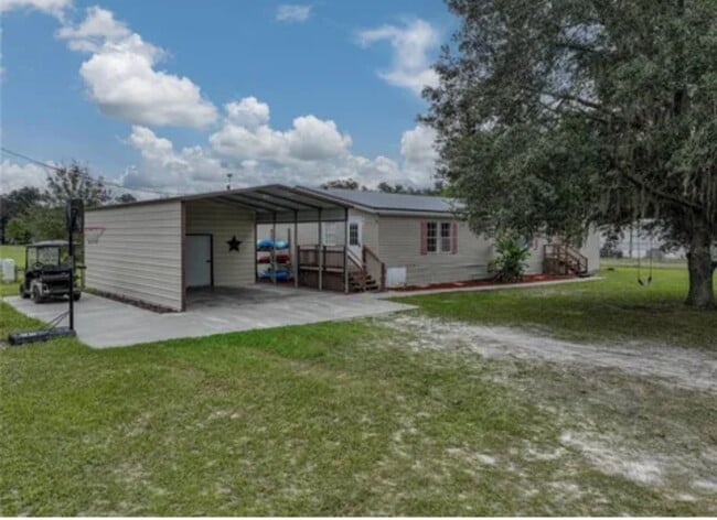 Building Photo - Beautiful home on 2.5 acres
