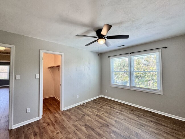 Building Photo - Great Neck Pool Home! First-Time Rental Available NOW! Pet Friendly - Corner Lot - Top Schools!