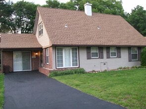 Building Photo - 75 Baldwin Ln