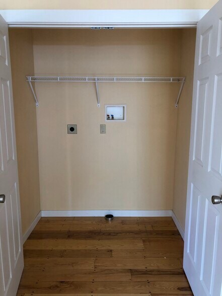 Building Photo - 600 S Britain Rd