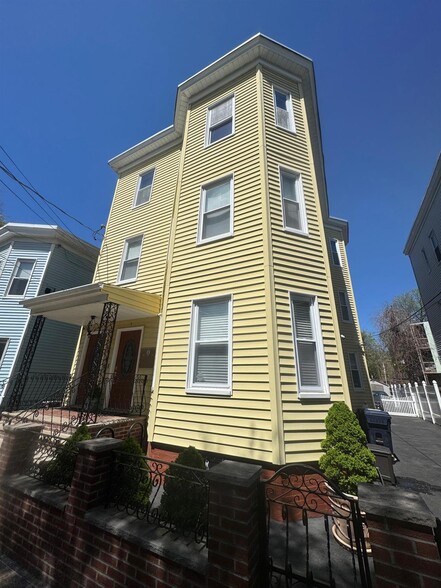 Building Photo - 5 Palermo St