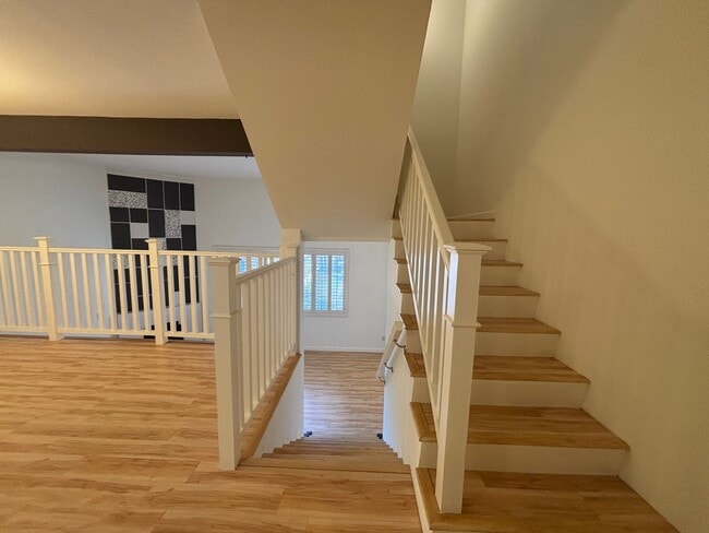 Building Photo - Amazing Spacious 2 Bedroom Condo in the He...