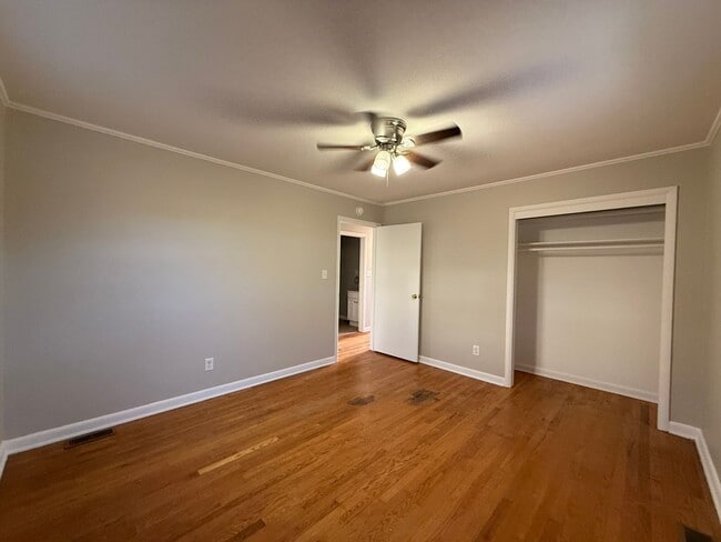 Building Photo - 3 Bedroom 1 Bathroom Home located in Greeneville, TN