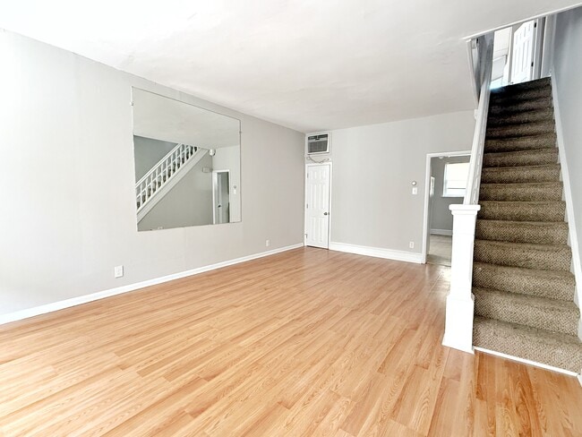 Building Photo - 2517 S Carlisle St