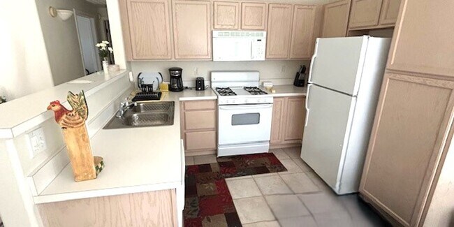 Building Photo - Great Littleton Condominium with Garage