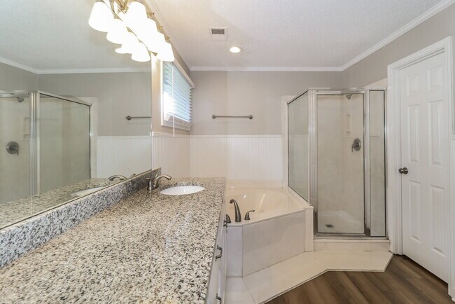 Building Photo - 8642 Tropicana Dr N
