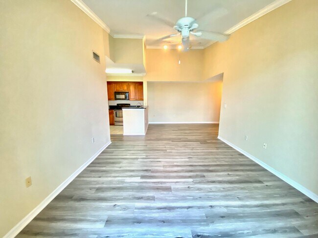 Building Photo - 15125 Michelangelo Blvd