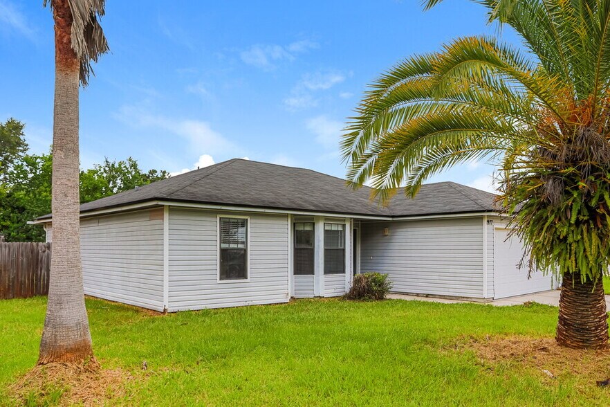 Building Photo - 1977 Apopka Dr