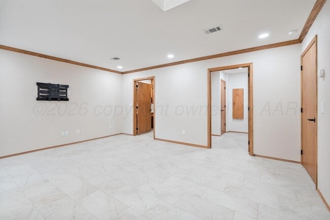 Building Photo - 3456 Gladstone Ln