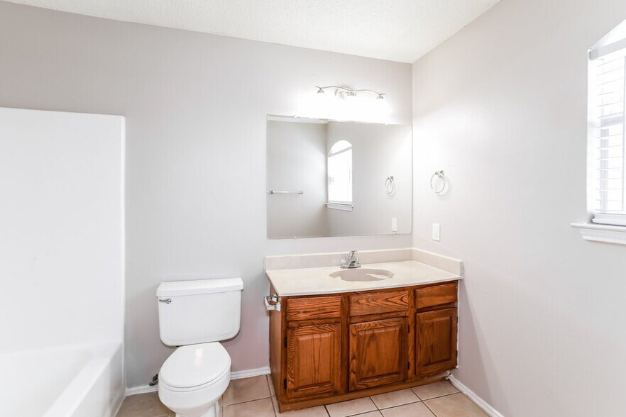 Building Photo - 5904 Stone Meadow Ln