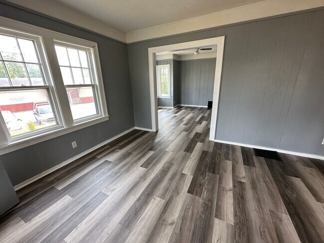 Building Photo - 1041 Cassopolis St
