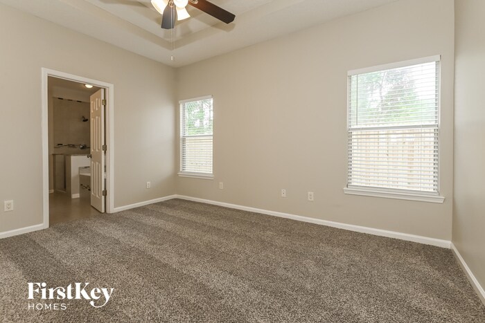 Building Photo - 12285 Gehrig Dr