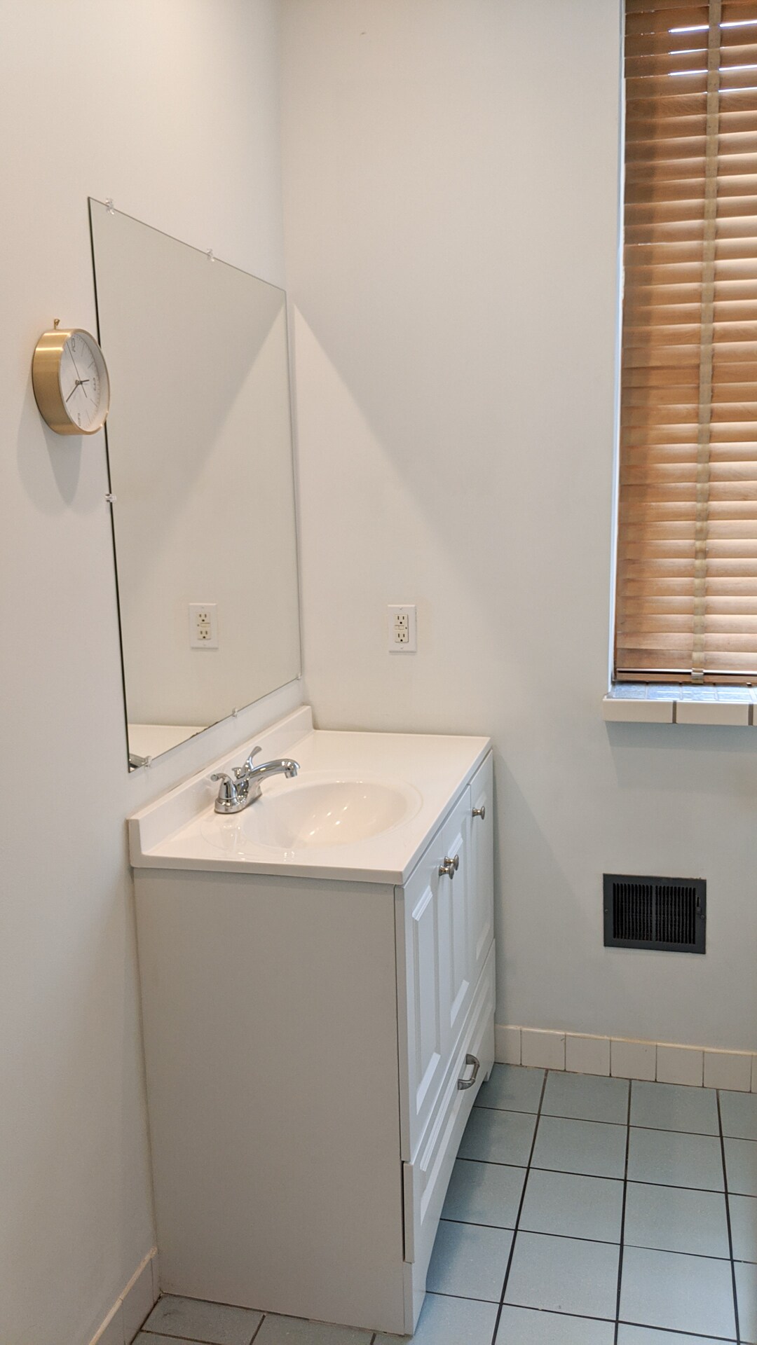 Bathroom - 1017 N 4th St