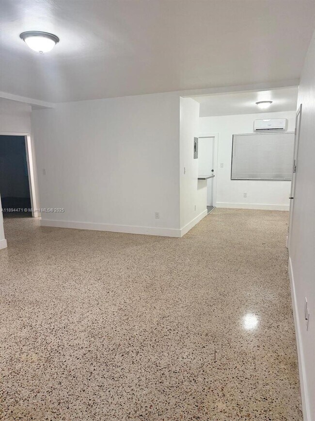 Building Photo - 855 80th St