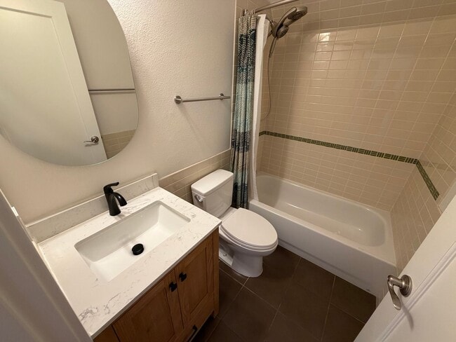 Building Photo - 3bd/3.5ba Townhouse on Capitol Hill
