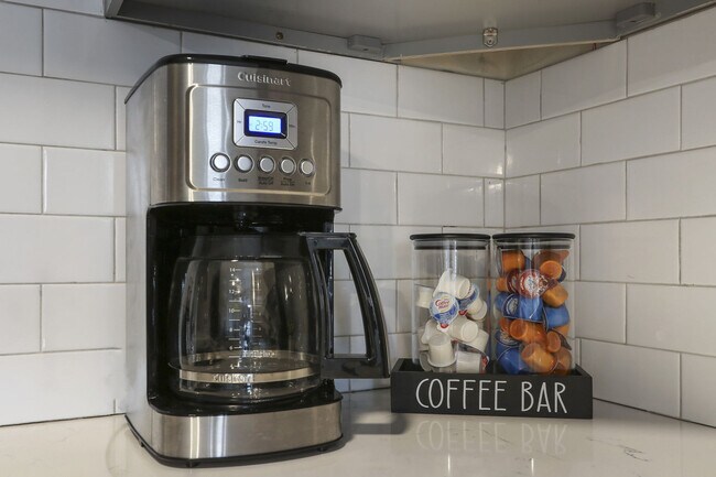 Building Photo - 4934 Kingston Ave